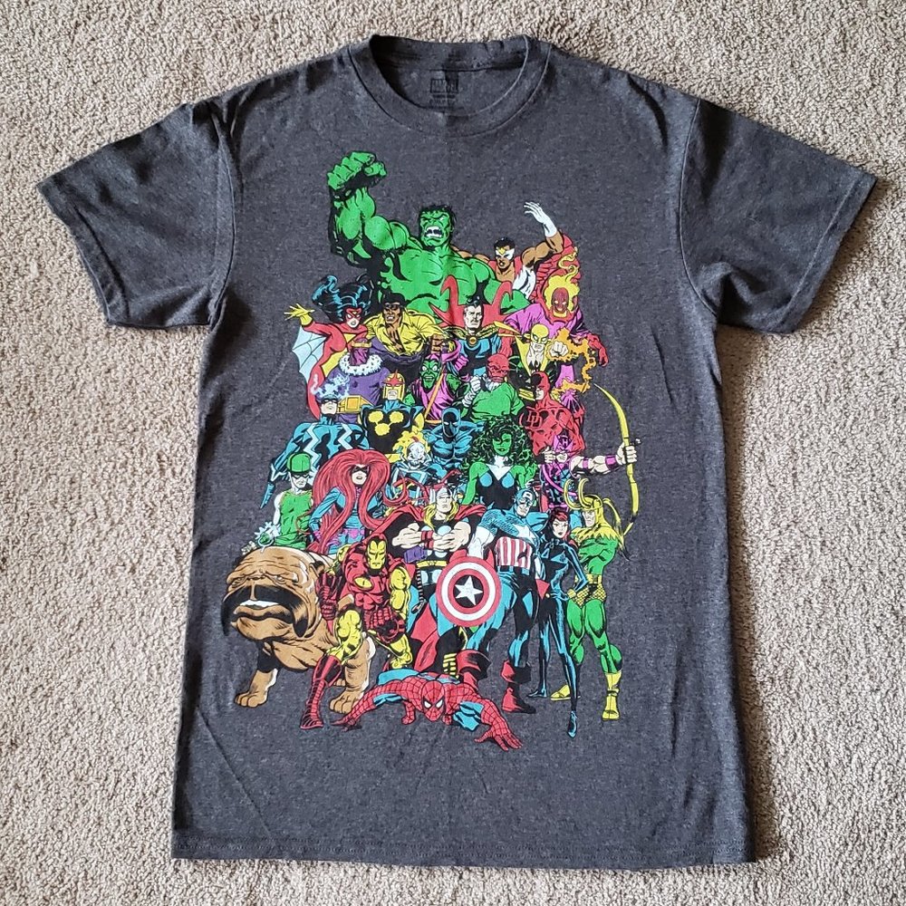 Classic Marvel Comics Superheros groupshot graphic tee Avengers Inhumans - Picture 1 of 4